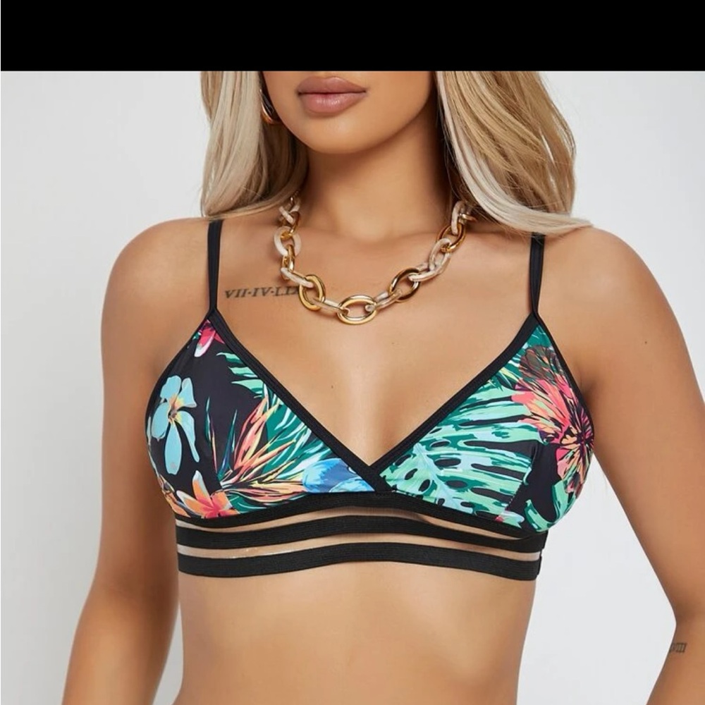 🥰 ✨5 for $20✨ Tropical mesh trim bikini top